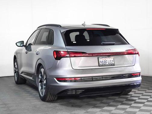2022 Audi e-tron Premium
