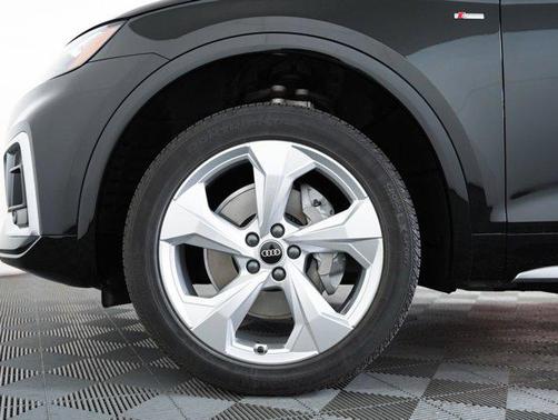2023 Audi Q5 45 S line Premium