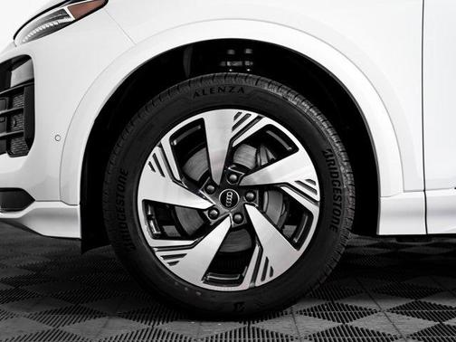 2025 Audi Q6 e-tron Premium Plus quattro