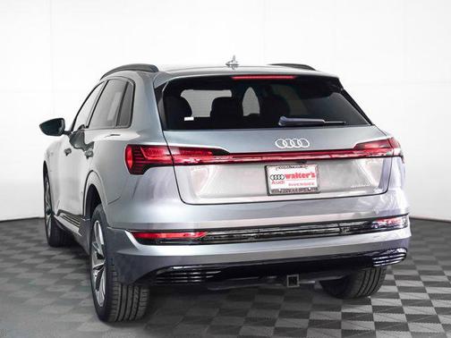 2021 Audi e-tron Premium Plus