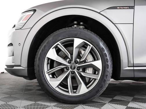 2021 Audi e-tron Premium Plus