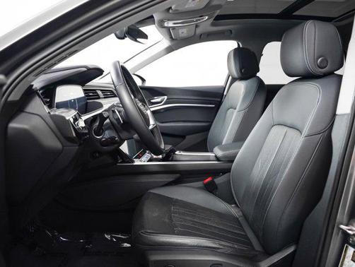2021 Audi e-tron Premium Plus