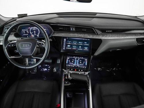 2021 Audi e-tron Premium Plus