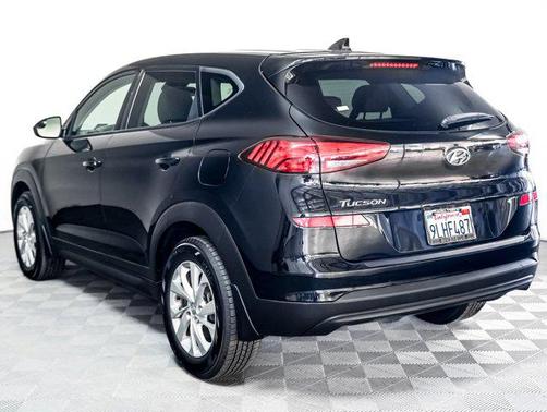 2021 Hyundai TUCSON SE
