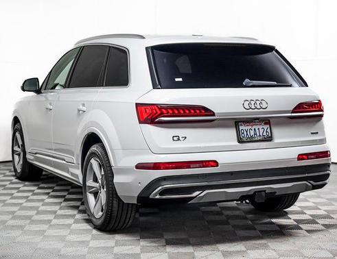 Carrara White 2021 Audi Q7 45 Premium Plus