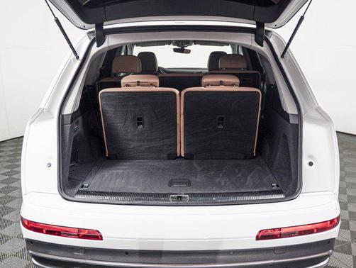 Carrara White 2021 Audi Q7 45 Premium Plus