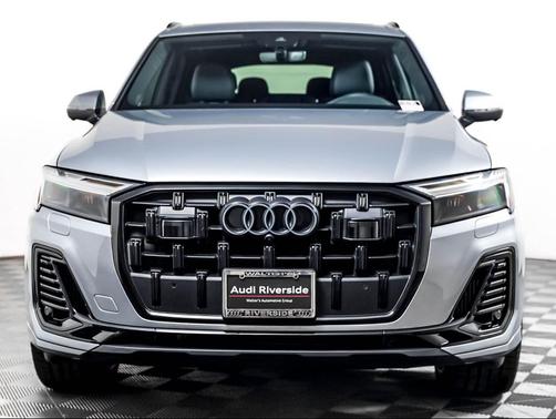 Satellite Silver Metallic 2025 Audi Q7 55 Premium Plus