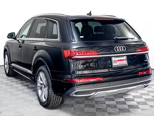 2023 Audi Q7 45 Premium