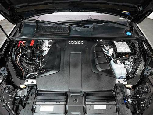 2023 Audi Q7 45 Premium