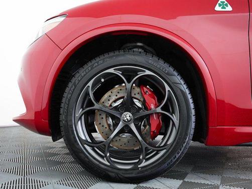 2022 Alfa Romeo Stelvio Quadrifoglio