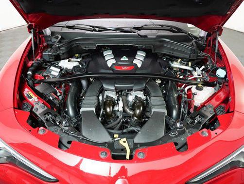 2022 Alfa Romeo Stelvio Quadrifoglio