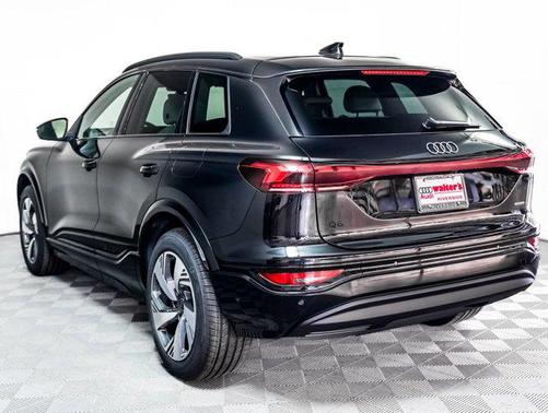 2025 Audi Q6 e-tron Premium quattro