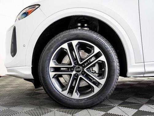 2025 Audi Q5 Premium