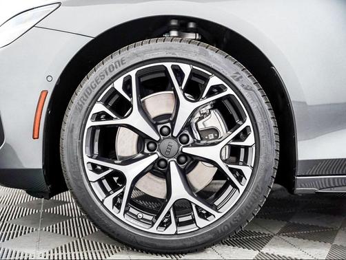 Daytona Gray Pearl Effect 2026 Audi A6 Premium Plus quattro S tronic