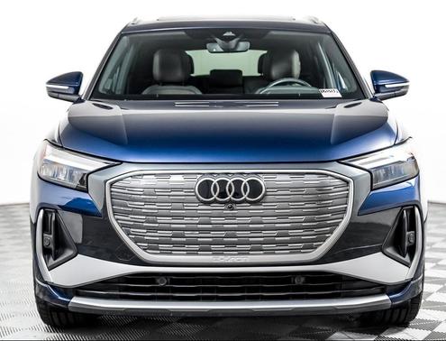 Navarra Blue 2025 Audi Q4 e-tron Premium 55 quattro