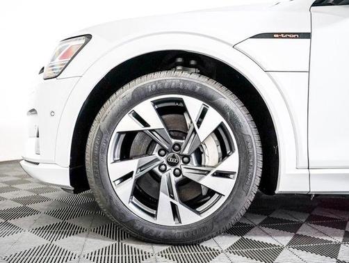 2021 Audi e-tron Premium