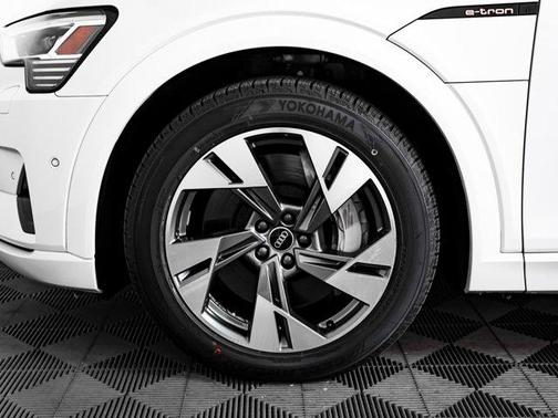 2021 Audi e-tron Premium