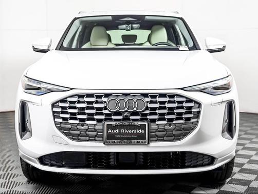 Glacier White Metallic 2026 Audi Q5 Premium Plus TFSI quattro S tronic