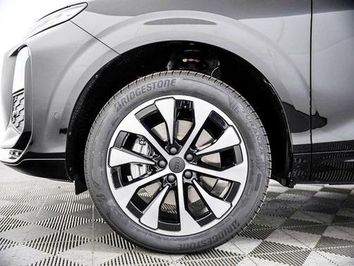 Mythos Black Metallic 2026 Audi Q3 TFSI quattro S tronic