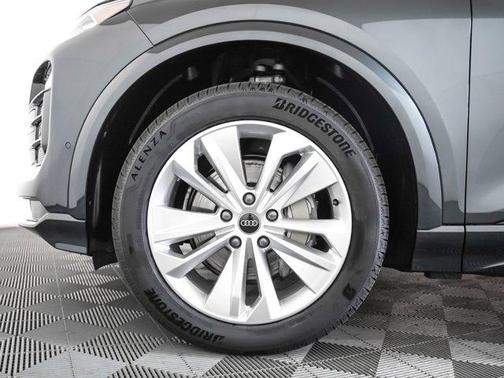 2025 Audi Q6 e-tron Premium Plus