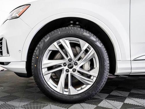 2022 Audi Q7 55 Premium Plus