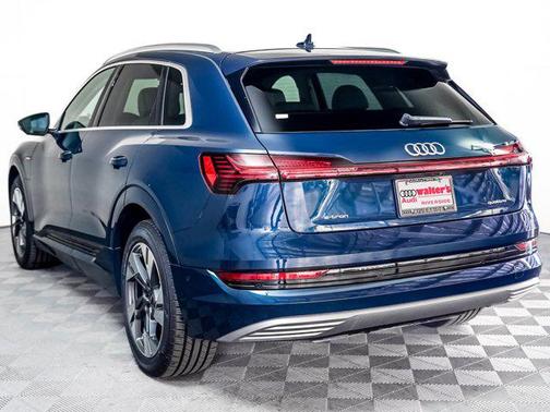 2021 Audi e-tron Premium Plus