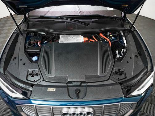2021 Audi e-tron Premium Plus