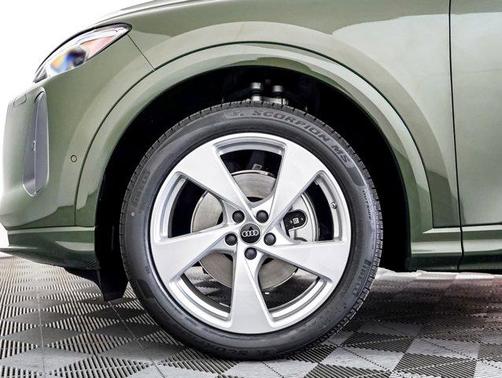 2025 Audi Q5 Prestige TFSI quattro S tronic