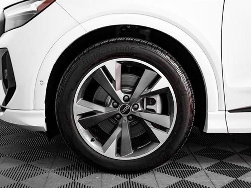 2024 Audi Q4 e-tron Premium Plus 55 quattro