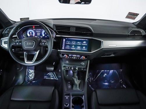 2025 Audi Q3 Premium 45 TFSI S line quattro Tiptronic
