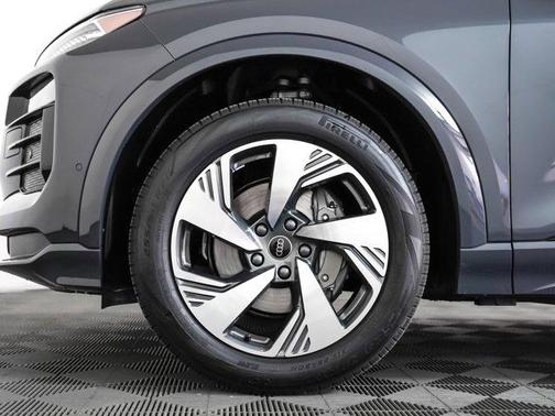 2025 Audi Q6 e-tron Premium Plus quattro