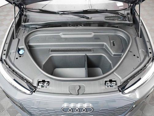 2025 Audi Q6 e-tron Premium Plus quattro