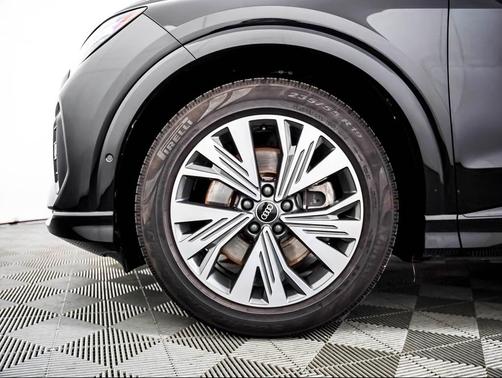 Mythos Black Metallic 2023 Audi Q4 e-tron Premium Plus 40 RWD