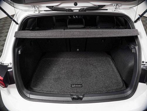 Opal White Pear 2024 Volkswagen Golf GTI 1.4T TSI