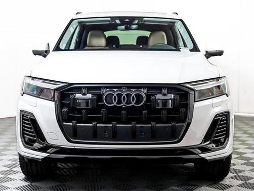 2026 Audi Q7 55 Premium