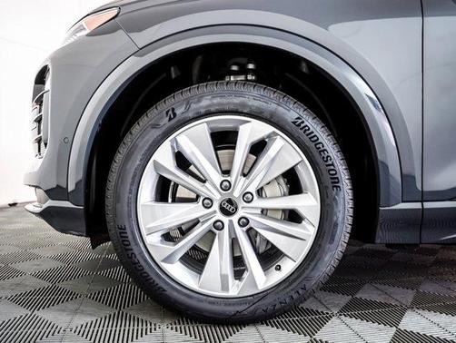 2025 Audi Q6 e-tron Premium Plus