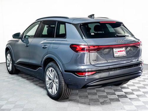 2025 Audi Q6 e-tron Premium Plus