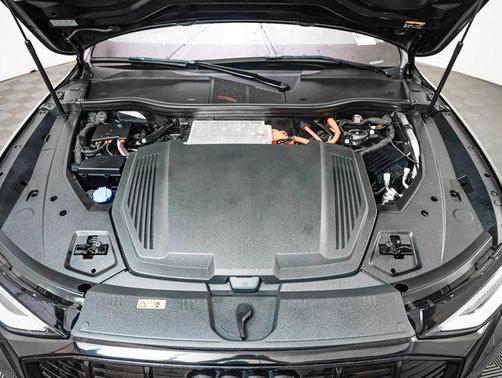 2021 Audi e-tron Premium