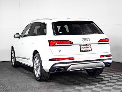 2025 Audi Q7 55 Premium Plus