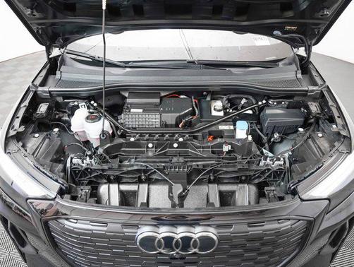 2025 Audi Q4 e-tron Premium 55 quattro