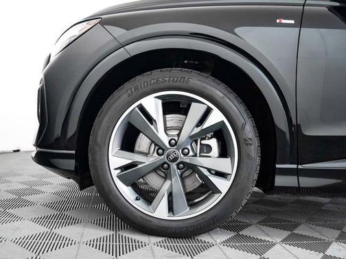 2025 Audi Q4 e-tron Premium 55 quattro