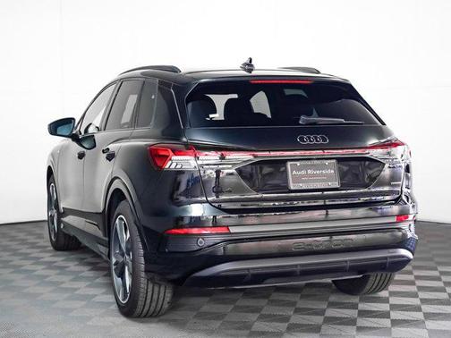 2025 Audi Q4 e-tron Premium 55 quattro
