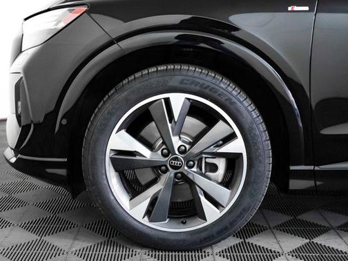 2024 Audi Q4 e-tron Prestige 55 quattro