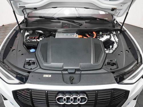 2021 Audi e-tron Premium