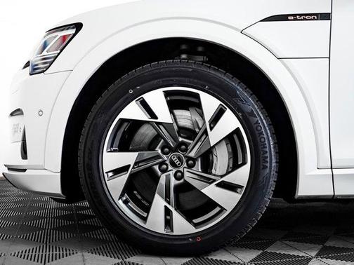 2021 Audi e-tron Premium