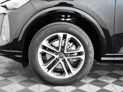 2025 Audi Q5 Premium TFSI quattro S tronic