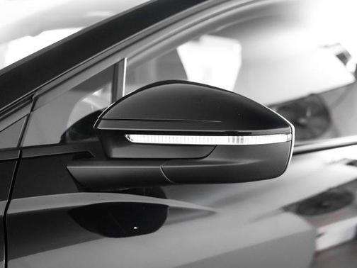 2024 Audi Q4 e-tron Premium Plus 55 quattro