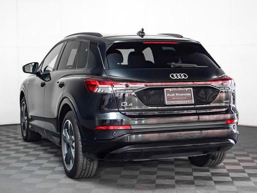 2024 Audi Q4 e-tron Premium Plus 55 quattro