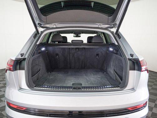 2022 Audi e-tron Premium