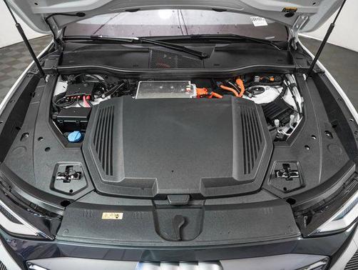 2024 Audi Q8 e-tron Premium Plus